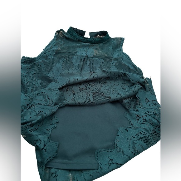 Alice Blue Small Filbert Lace Overlay Blouse Top Keyhole Button Neck Back BC - Picture 10 of 10